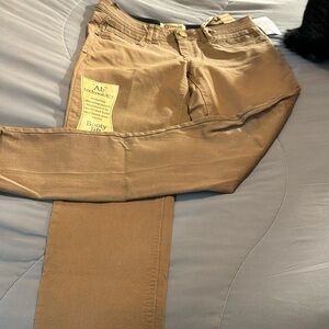 Democracy Jeans  NWT